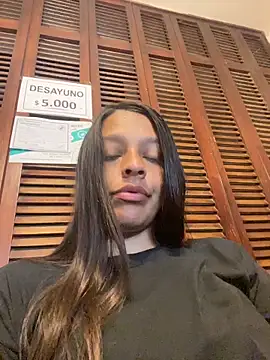 Snapshot of Evermorre chatting on 04-03-26, 05:11 Evermorre online show from 04-03-26, 05:11