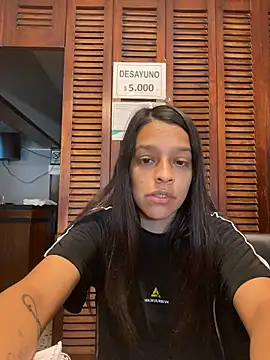 Snapshot of Evermorre chatting on 04-04-26, 04:59 Evermorre online show from 04-04-26, 04:59