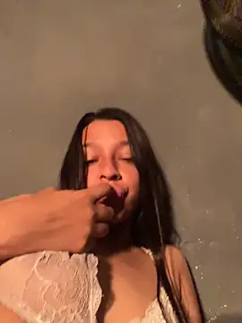 Snapshot of Evermorre chatting on 04-16-26, 01:56 Evermorre online show from 04-16-26, 01:56