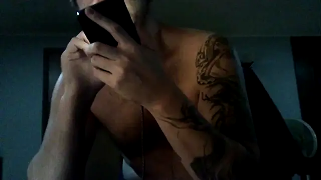 Snapshot of WyattL96 chatting on 07-30-26, 04:33 WyattL96 online show from 07-30-26, 04:33