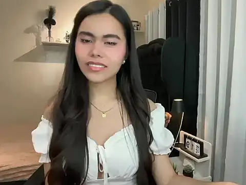 Snapshot of Princess_Material chatting on 06-18-26, 04:00 Princess Material online show from 06-18-26, 04:00