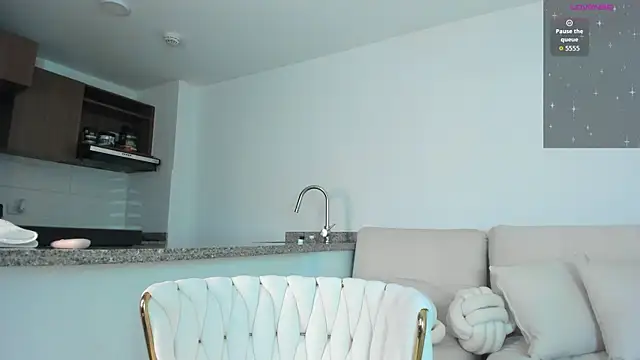 Michelle Ferrerr online show from 04-14-26, 10:21