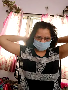 Snapshot of thanusi_2 chatting on 03-02-26, 04:25 thanusi 2 online show from 03-02-26, 04:25