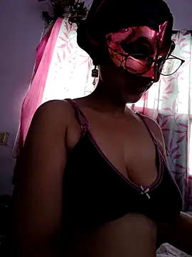 Snapshot of thanusi_2 chatting on 03-05-26, 04:41 thanusi 2 online show from 03-05-26, 04:41