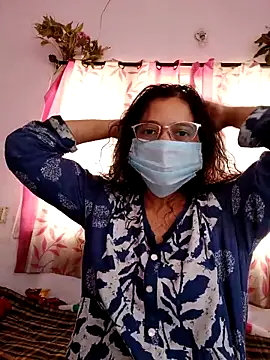 Snapshot of thanusi_2 chatting on 03-19-26, 05:44 thanusi 2 online show from 03-19-26, 05:44