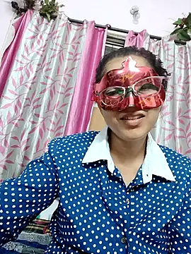 Snapshot of thanusi_2 chatting on 04-01-26, 05:10 thanusi 2 online show from 04-01-26, 05:10