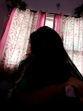 Snapshot of thanusi_2 chatting on 04-12-26, 06:29 thanusi 2 online show from 04-12-26, 06:29