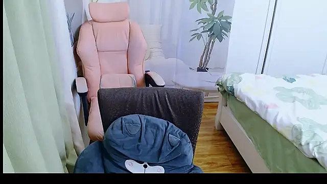 Winnie-01 online show from 04-14-26, 02:56