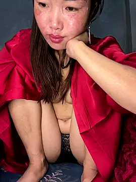 Snapshot of Sunny_lotus chatting on 12-18-25, 12:44 Sunny lotus online show from 12-18-25, 12:44