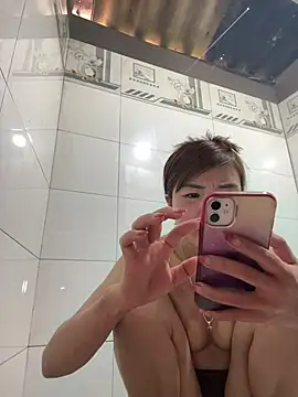 Snapshot of Sunny_lotus chatting on 02-16-26, 05:14 Sunny lotus online show from 02-16-26, 05:14