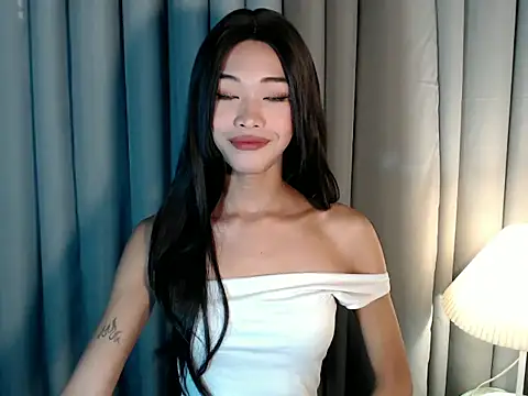 Snapshot of holyakiesha chatting on 03-15-26, 06:08 holyakiesha online show from 03-15-26, 06:08