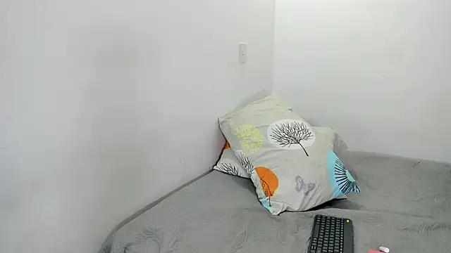 CristinaPiccone online show from 10-27-25, 08:24