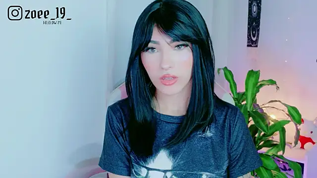 cuteezoe online show from 06-01-26, 03:41