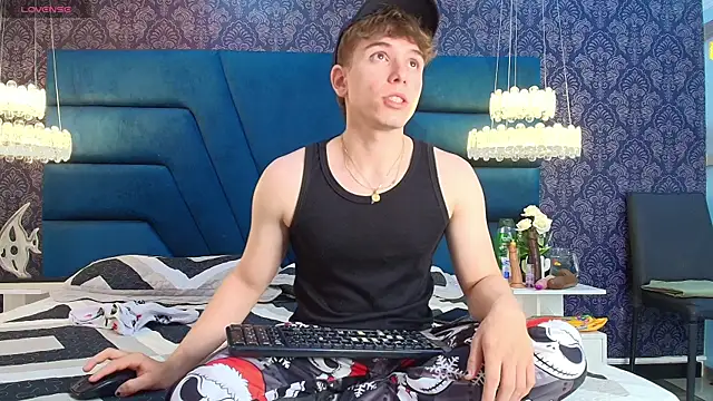 TaylerWhite online show from 12-22-25, 11:51