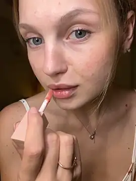 Emaline Fane online show from 09-17-25, 05:03