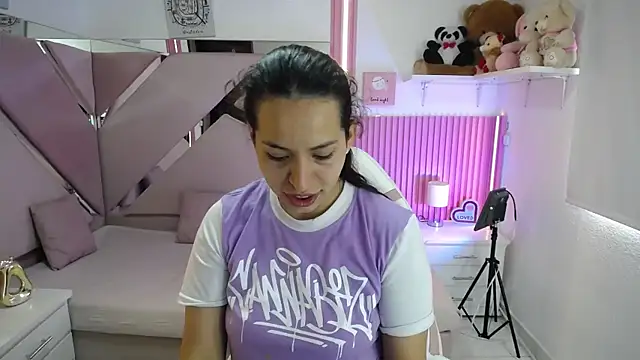 Mia garcia28 online show from 06-13-26, 02:48
