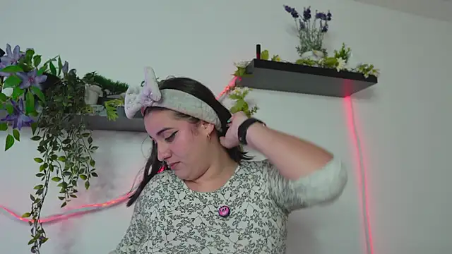 Lana Herondale online show from 06-04-26, 03:23