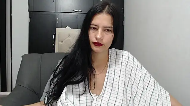 Snapshot of Taliana21 chatting on 04-27-26, 11:19 Taliana21 online show from 04-27-26, 11:19