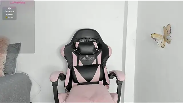 Snapshot of mari-ross chatting on 06-12-26, 02:10 mari-ross online show from 06-12-26, 02:10