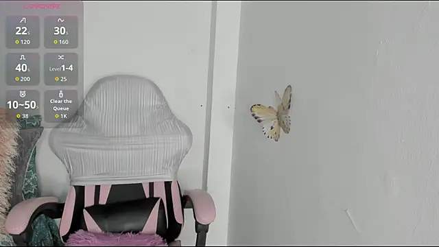 Snapshot of mari-ross chatting on 07-27-26, 02:18 mari-ross online show from 07-27-26, 02:18
