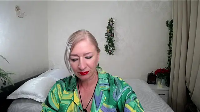 hunters woman online show from 07-07-26, 01:37