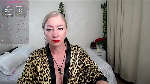 hunters woman online show from 07-09-26, 03:27