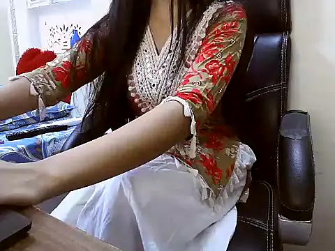 Simranjeet kaur26 online show from 07-17-26, 02:13