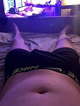 naughtycoupl98 online show from 05-19-26, 11:55