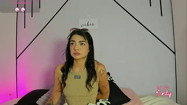 MiahCornell  online show from 02-05-26, 08:13