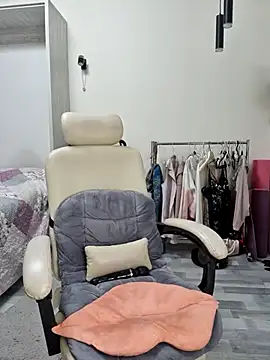 Snapshot of Monna chatting on 02-03-26, 07:41 Monna online show from 02-03-26, 07:41