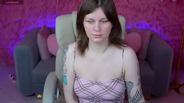 Snapshot of TinaMelt chatting on 05-02-26, 06:46 TinaMelt online show from 05-02-26, 06:46