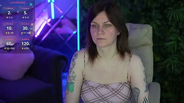 Snapshot of TinaMelt chatting on 05-19-26, 06:36 TinaMelt online show from 05-19-26, 06:36