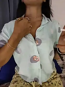 priya 26 online show from 07-18-26, 03:16