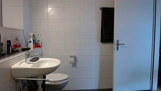 Snapshot of Hijuga chatting on 02-08-26, 09:23 Hijuga online show from 02-08-26, 09:23