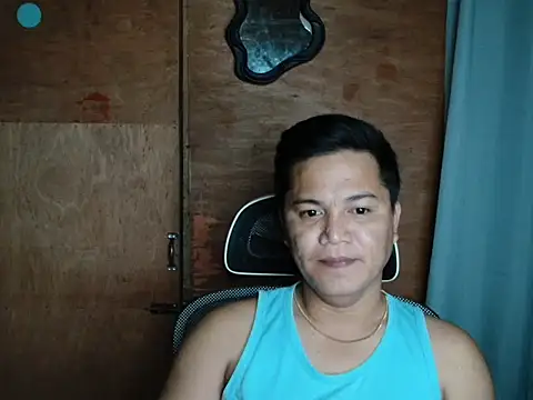 Snapshot of KenzoFxcker chatting on 02-18-26, 05:09 KenzoFxcker online show from 02-18-26, 05:09