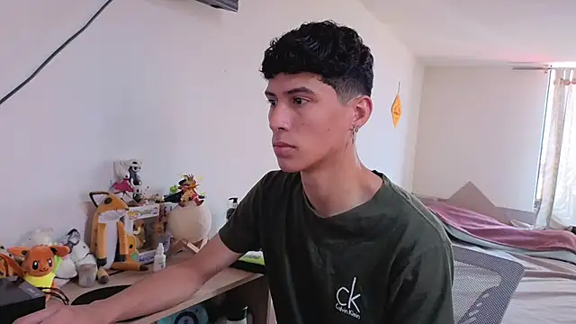 LuClawthorne  online show from 03-19-26, 03:27