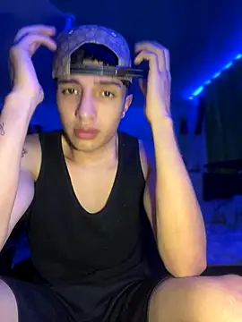 Snapshot of pabonsito chatting on 09-15-25, 02:33 pabonsito online show from 09-15-25, 02:33