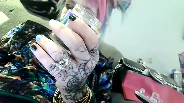 Snapshot of Evieskyy@xh chatting on 11-25-25, 06:08 Evieskyyxh online show from 11-25-25, 06:08