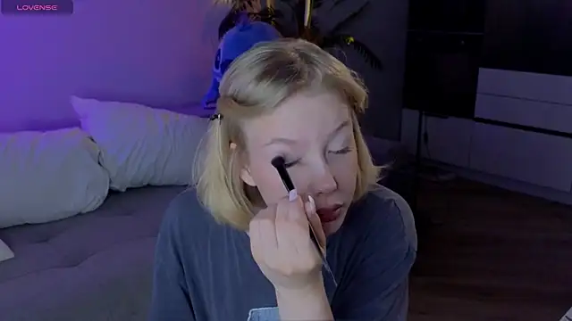 Snapshot of emilyshepar_d chatting on 07-10-26, 01:54 emilyshepar d online show from 07-10-26, 01:54