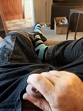 Snapshot of hubbyfun19 chatting on 03-28-26, 05:12 hubbyfun19 online show from 03-28-26, 05:12