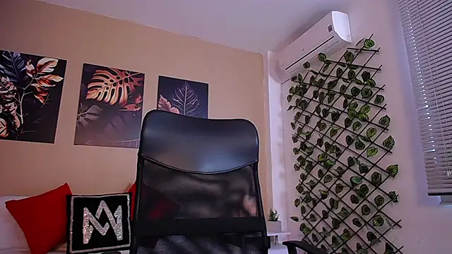 ChristopherBlack  online show from 03-09-26, 01:04