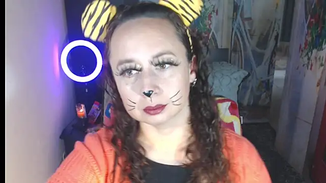 Milf Valeria online show from 10-31-25, 02:29