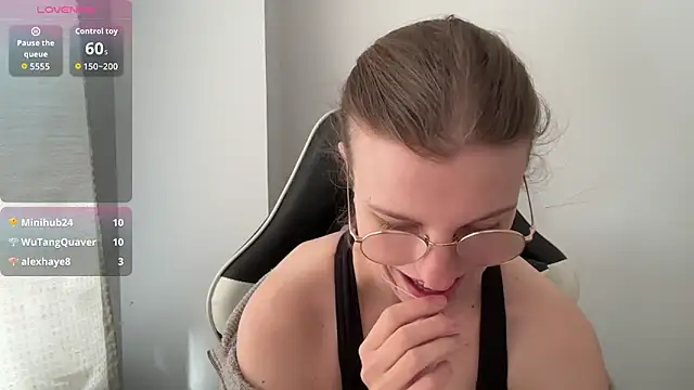 BustyKellyXXX online show from 04-16-26, 08:04