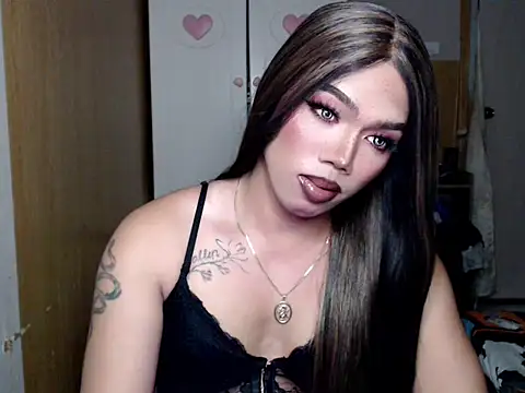 Snapshot of Queen_alena chatting on 02-10-26, 05:17 Queen alena online show from 02-10-26, 05:17