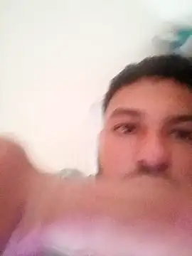 Snapshot of Frank0021 chatting on 01-10-26, 05:37 Frank0021 online show from 01-10-26, 05:37