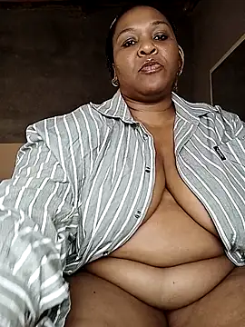 Snapshot of Moretl chatting on 02-15-26, 12:47 Moretl online show from 02-15-26, 12:47