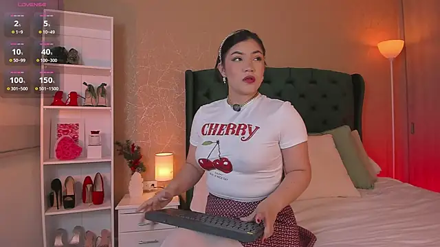 naughty fun room online show from 11-04-25, 11:04