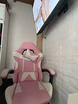 Babylovetiernax online show from 04-17-26, 08:12