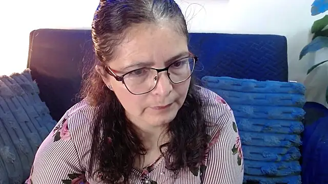 Snapshot of Linda_banks_ chatting on 06-17-26, 01:52 Linda banks online show from 06-17-26, 01:52