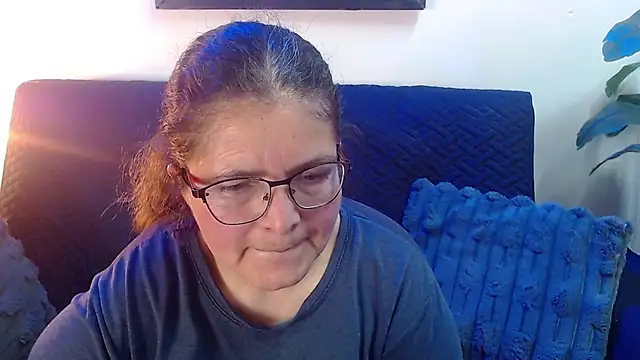 Snapshot of Linda_banks_ chatting on 06-26-26, 01:54 Linda banks online show from 06-26-26, 01:54